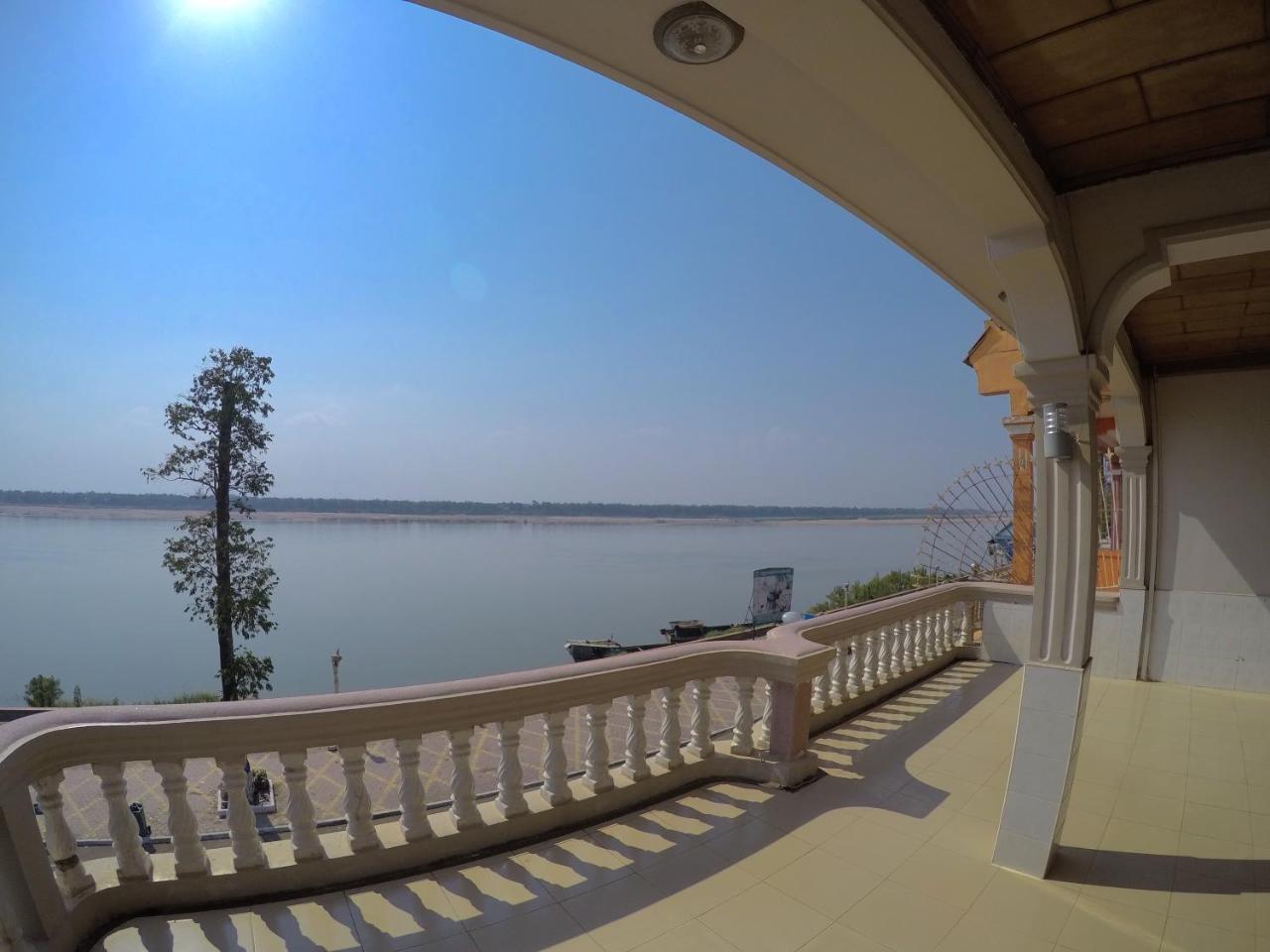 Hengheng II Guest House Kratie Exterior photo