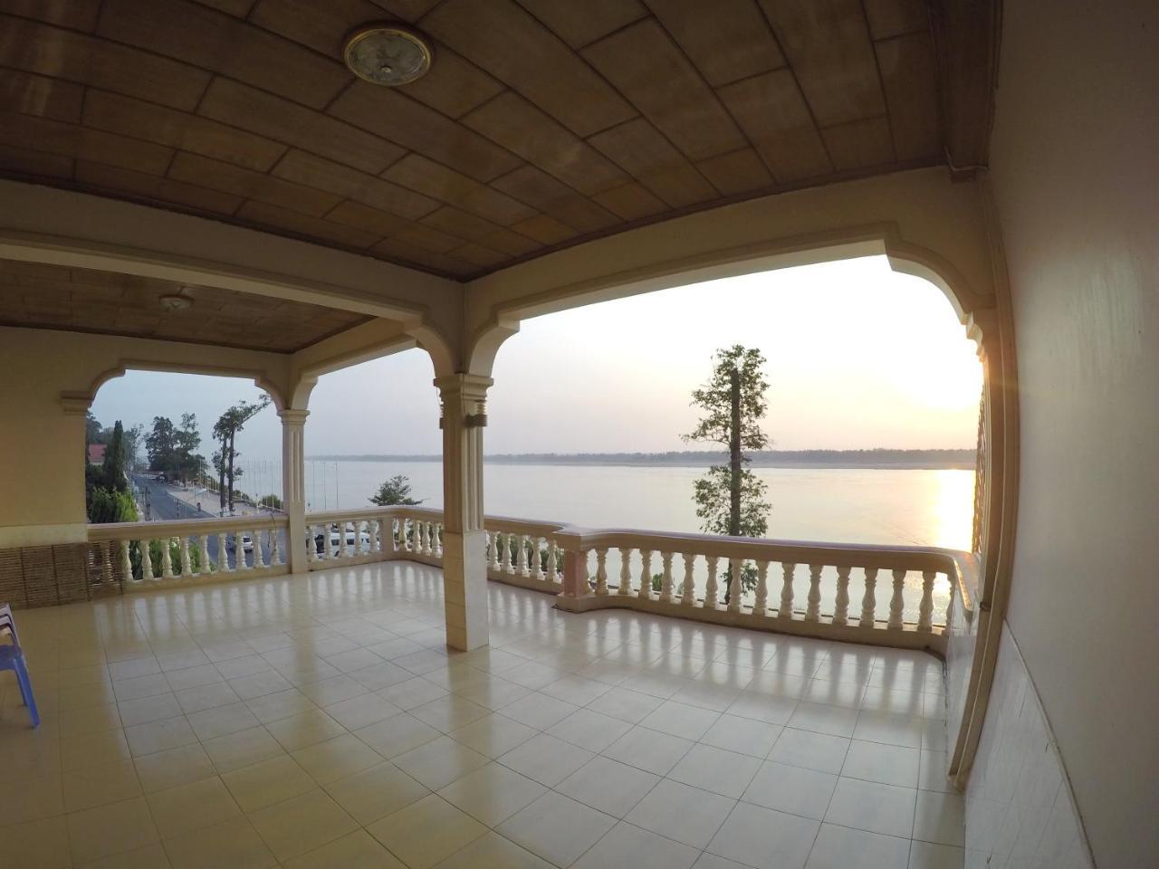 Hengheng II Guest House Kratie Exterior photo